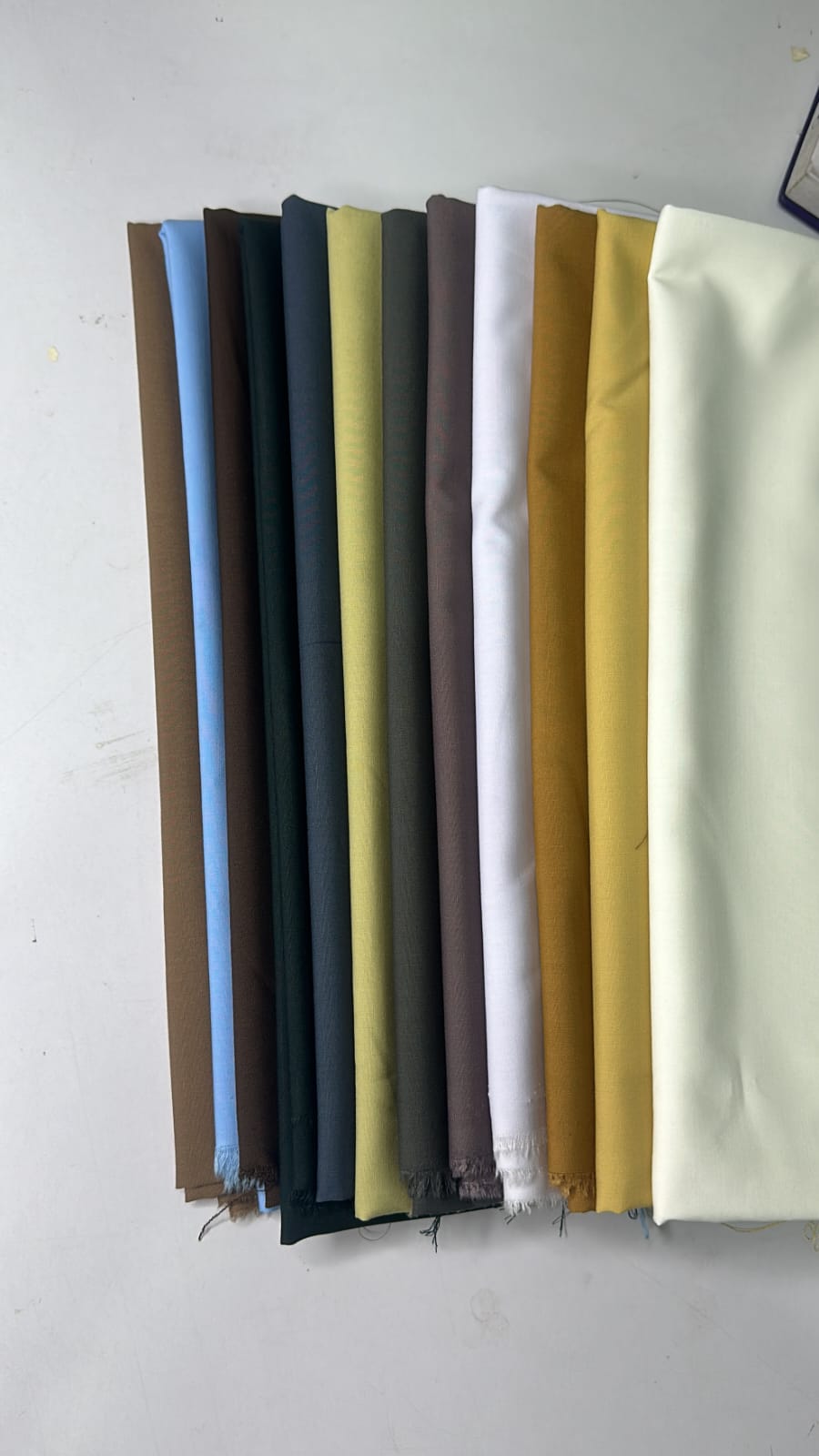 ARID GOLD – Premium Washing Wear Men’s Unstitched Suit (4.5 Meter)